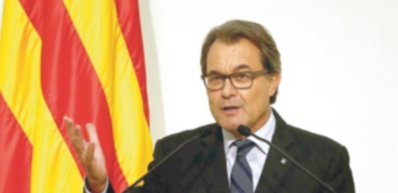 Mas insta a los alcaldes a que fomenten la participación 1 Artur Mas apela a que se expresen “con respeto las discrepancias”. / EFE