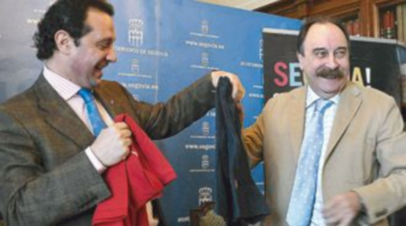 El alcalde Pedro Arahuetes