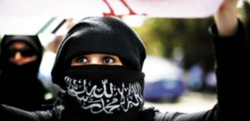 Los partidarios del presidente muestran en público la alegría ante un triunfo que consideran más que evidente. / Reuters