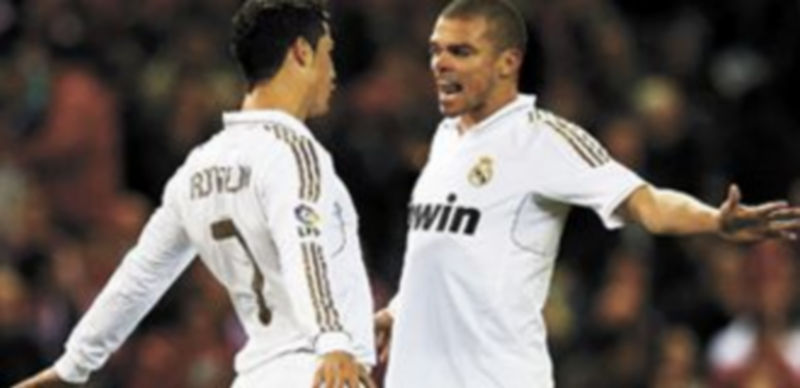 Si Cristiano Ronaldo ve una cartulina amarilla en el encuentro