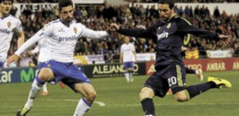 El delantero Gonzalo Higuaín salió de inicio