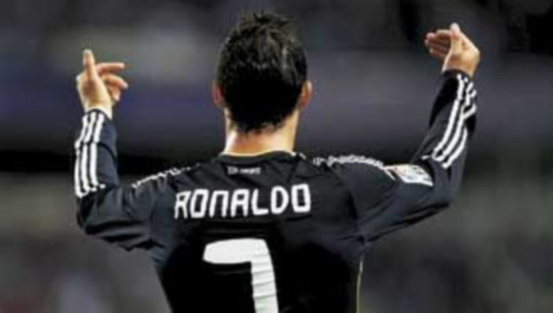 Cristiano Ronaldo aspira a hacer historia y batir el récord del mexicano Hugo Sánchez. / Efe.