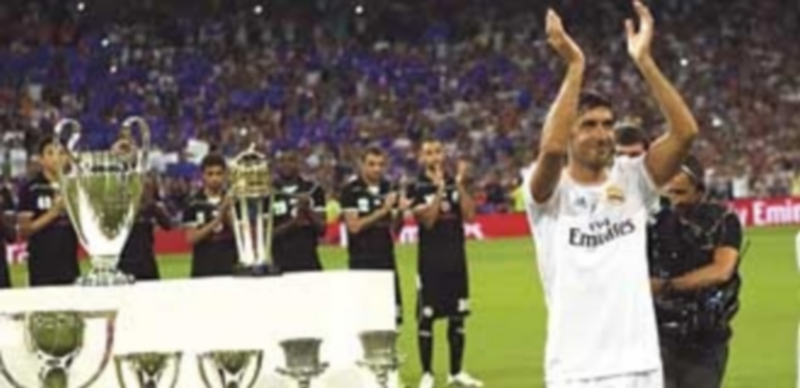 En 16 temporadas con el Real Madrid Raúl conquistó seis Ligas