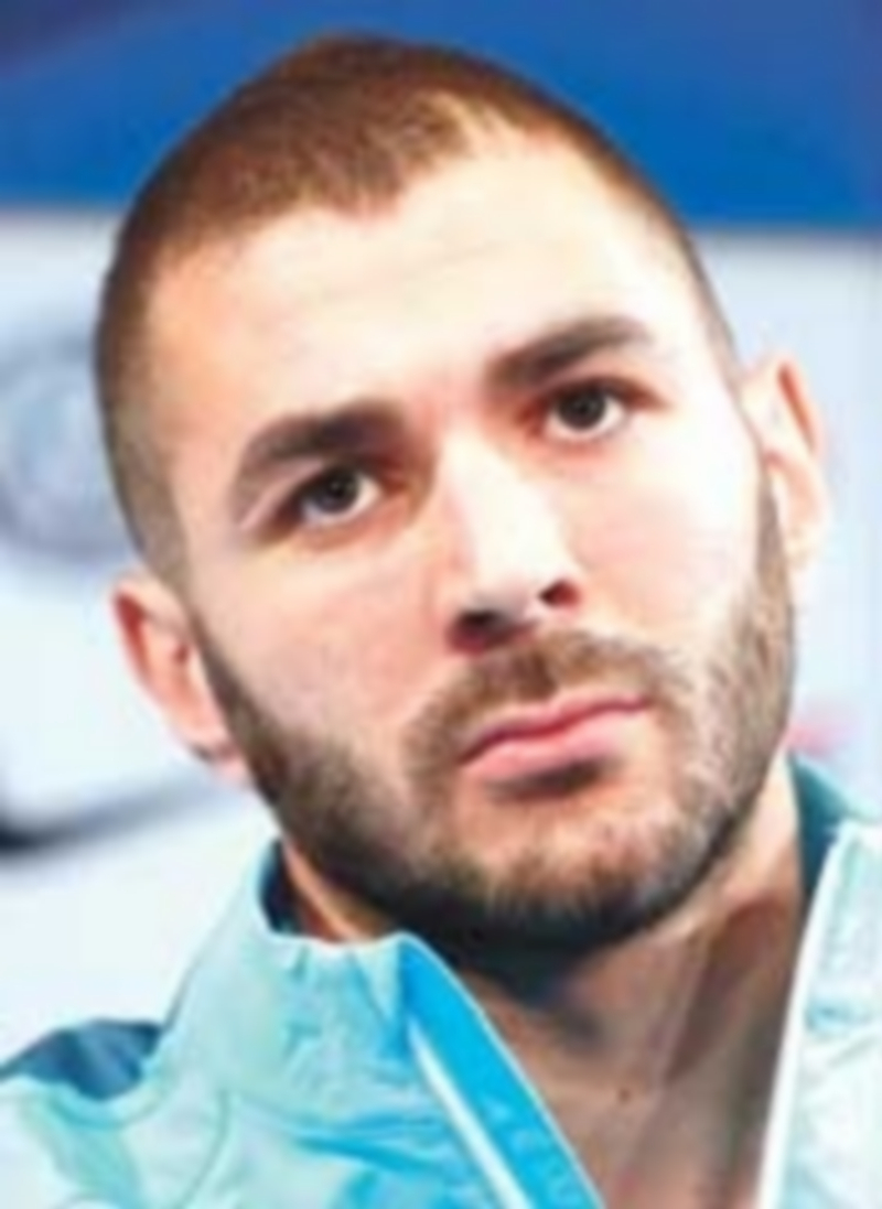 Benzema estuvo bajo arresto desde el miércoles hasta la mañana de ayer. / EFE