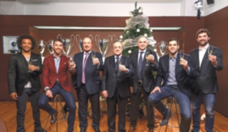 El Real Madrid brinda por un 2016 de «unión para ser más grandes» 1 De izquierda a derecha
