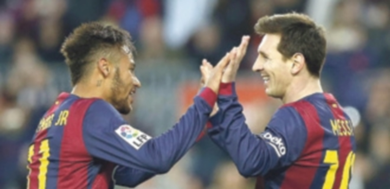 Neymar (izq) y Messi viven uno de los mejores momentos de la temporada. / EFE