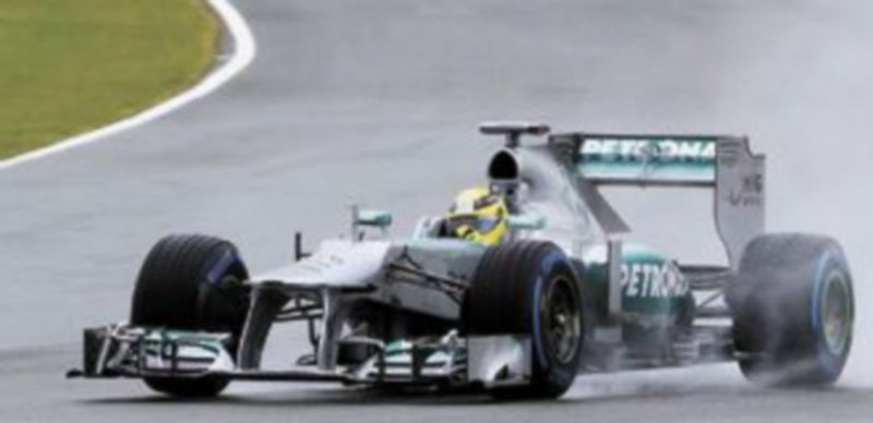 El piloto de Mercedes demostró que volverá a ser uno de los grandes favoritos para conseguir la ‘pole’. / Reuters