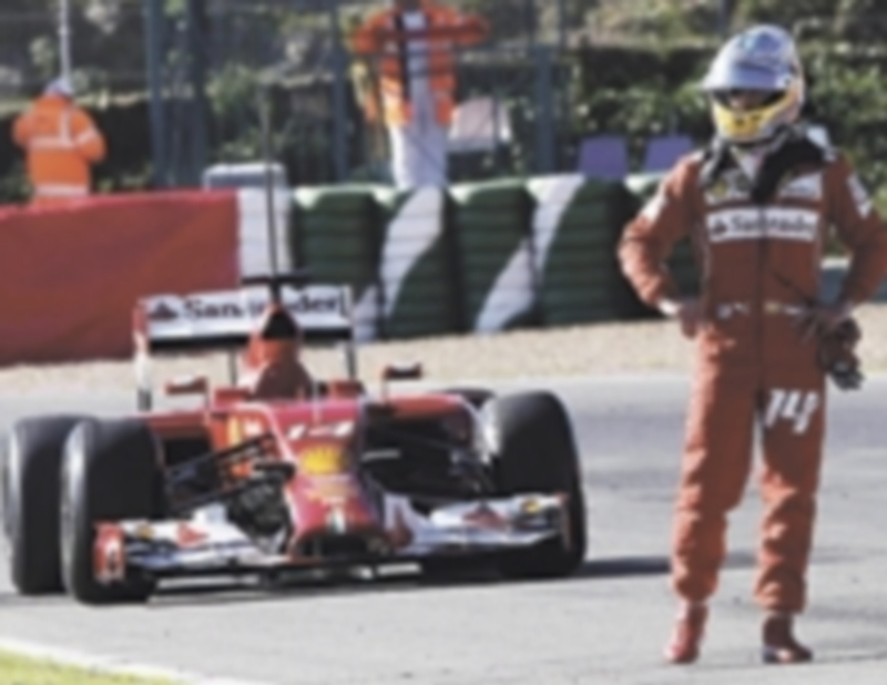 Alonso tuvo un pequeño susto a primera hora de la mañana. / Efe