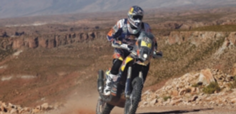 Marc Coma acaricia el que puede ser su quinto triunfo en el Dakar. / EFE