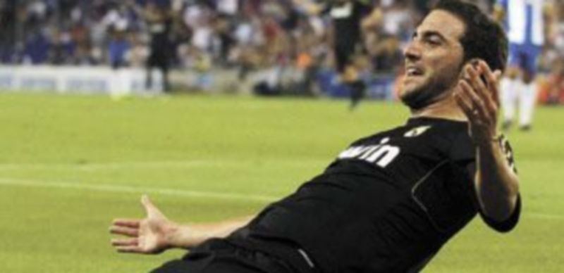 El argentino Gonzalo Higuaín sustituirá al francés Karim Benzema