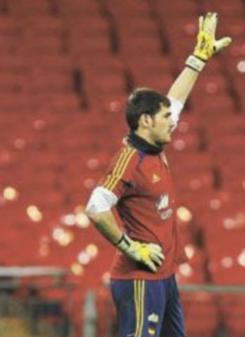 Casillas cumplirá hoy 126 partidos con el combinado nacional. / N. Roddis (Reuters)
