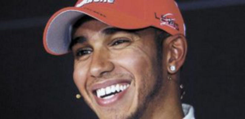 Hamilton consiguió en Singapur su quinta ‘pole’ de la temporada. / Reuters