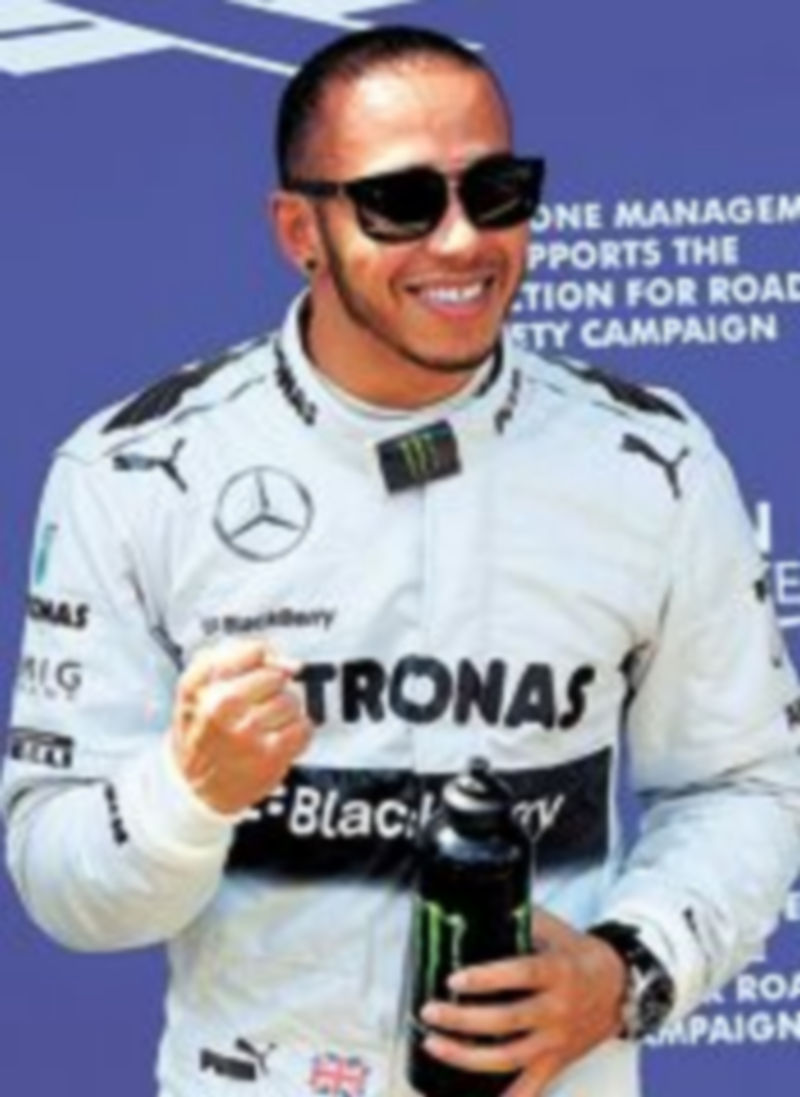 El británico logró ayer la ‘pole’ número 29 de su carrera deportiva. / Reuters