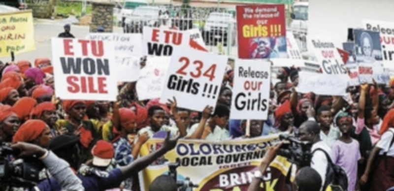 Las protestas en Ibadán (Nigeria) reclaman la liberación de las niñas. / Efe