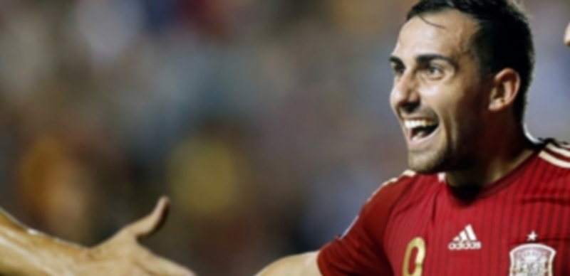 El delantero español celebra el segundo gol ante Macedonia en su primer partido con la selección. / Efe