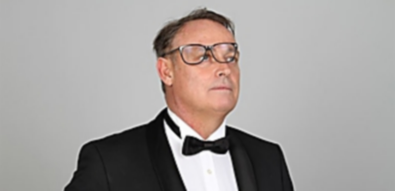 El artista Pablo Carbonell, elegido pregonero del Carnaval de Cádiz 1 El artista gaditano Pablo Carbonell es un declarado aficionado del Carnaval. / E. P.