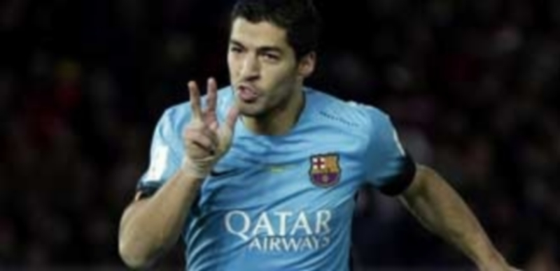Luis Suárez celebra el ‘hat trick’ logrado ante el Guangzhou en el Mundialito. / EFE