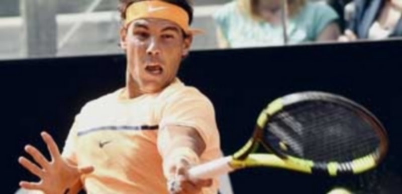 El tenista español Rafael Nadal durante el partido que disputó ayer. /EFE