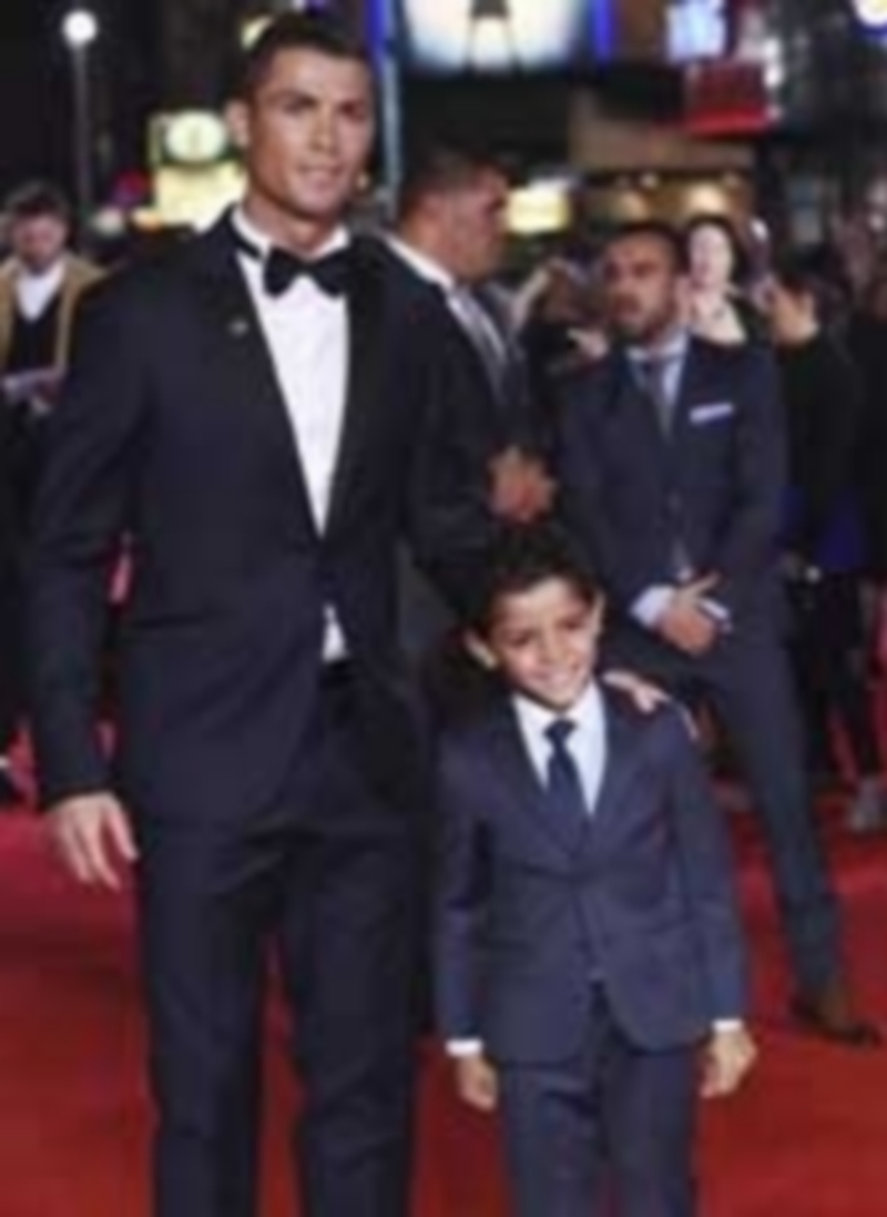 Ronaldo acudió con su familia esta semana al estreno de su documental. / EFE