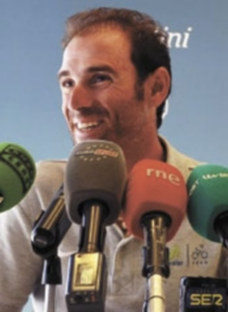 El corredor murciano fue premiado por la UCI. / Efe