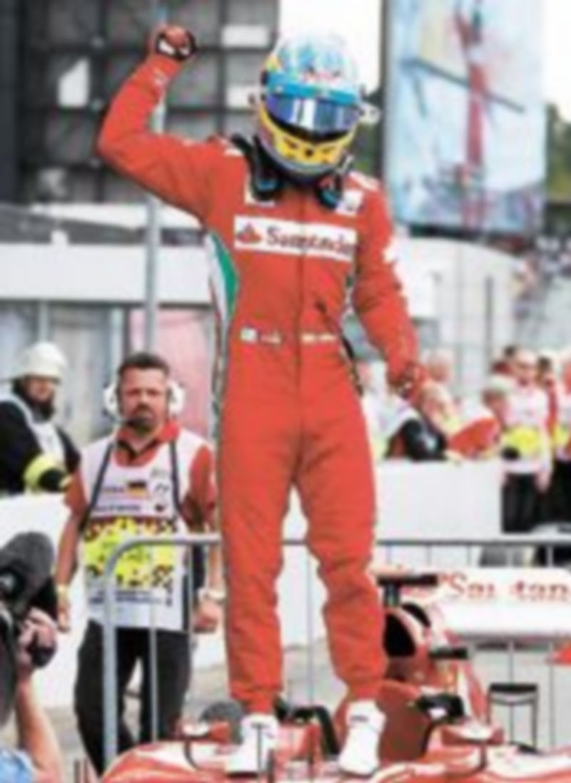 Fernando Alonso está a seis puntos de Sebastian Vettel. / Reuters