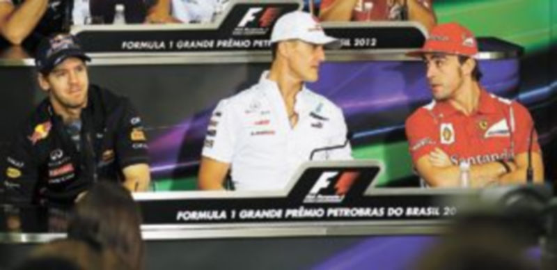 Sebastian Vettel y Fernando Alonso estuvieron separados en la rueda de prensa por Michael Schumacher