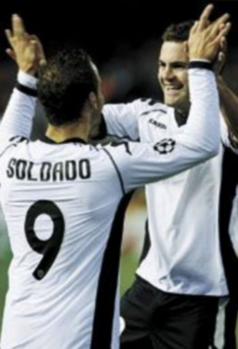 Soldado y Mata serán titulares en el once blanquinegro. / Efe