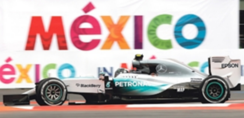 Nico Rosberg le quitó la ‘pole’ a su compañero de equipo