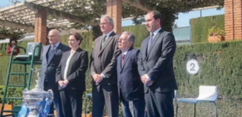 Albert Costa (d) y Ada Colau (2-i) realizaron la presentación del Barcelona Open Banc Sabadell Conde de Godó. / E. P.