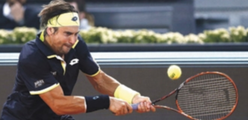 El de Jávea se impuso al belga Goffin después de tres sets y más de dos horas de partido bajo el sol de Roma. / EFE