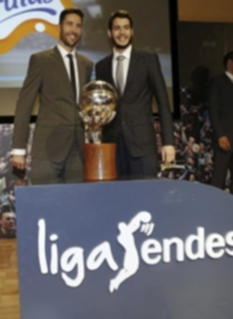 Sergio Vidal (izq) y Álex Abrines