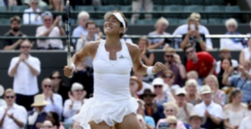 La hispano-venezolana Garbiñe Muguruza logró clasificarse para las semifinales de Wimbledon después de derrotar a la suiza Timea Bacsinszky en dos sets. / EFE