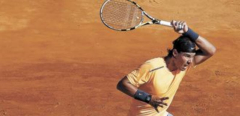 Nadal logró el pase a la final de Montecarlo tras vencer sin problemas al francés Simon en dos sets. / Reuters