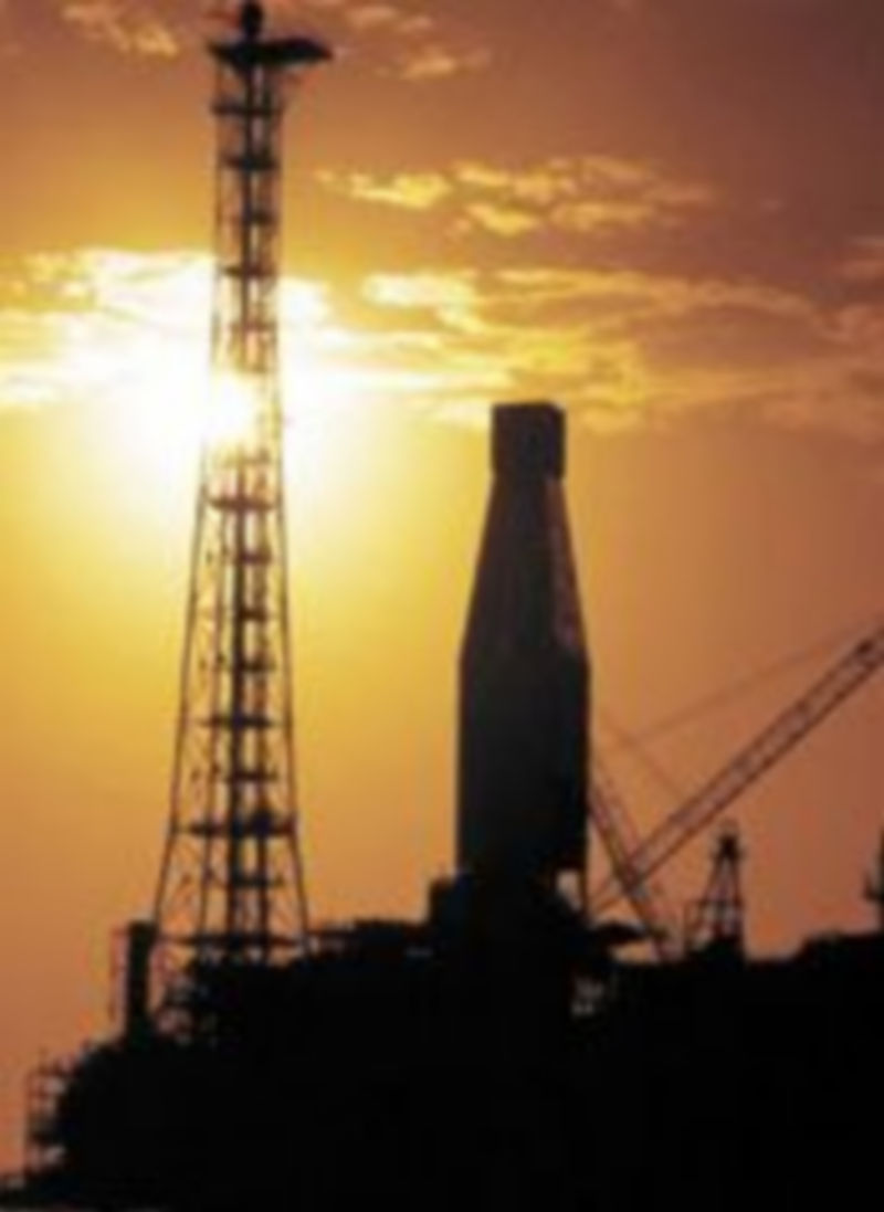 Una de las plataformas petrolíferas de la Empresa Repsol. / Reuters