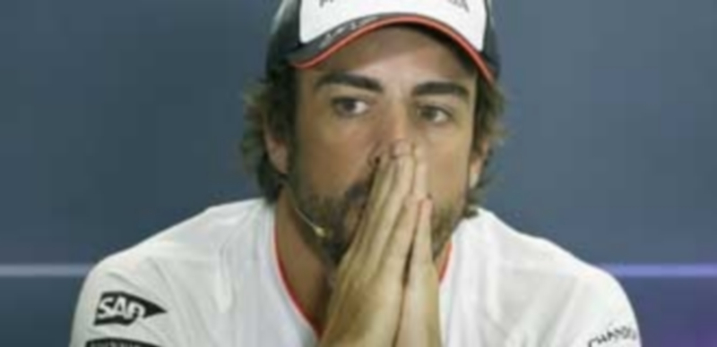 El piloto español de Fórmula 1 Fernando Alonso durante la rueda de prensa. / Efe