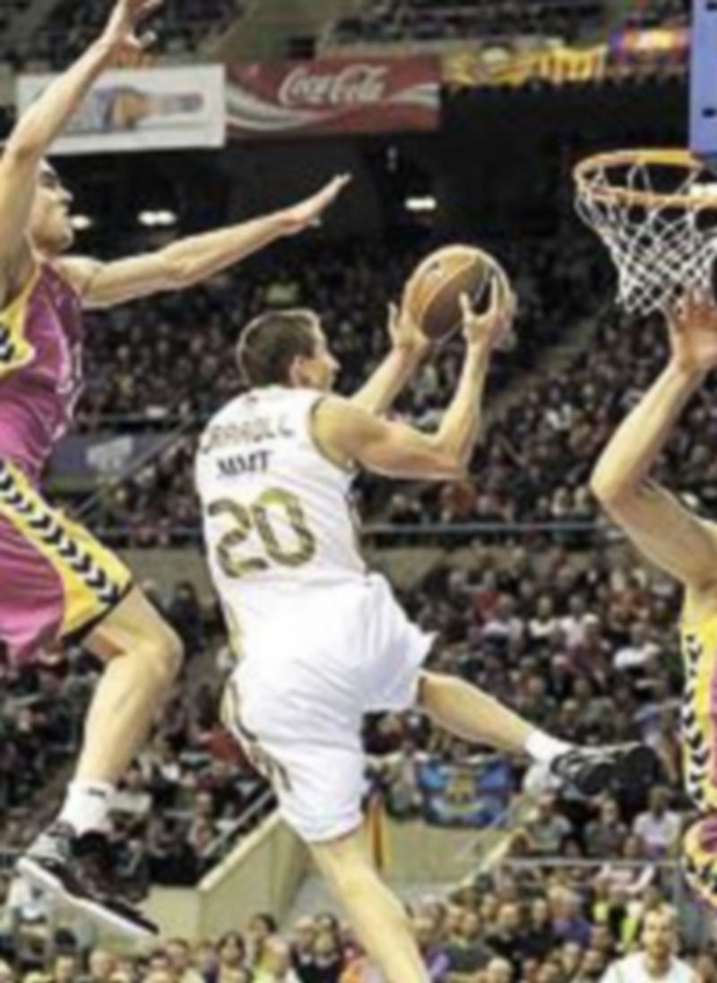 Carroll entra a canasta.