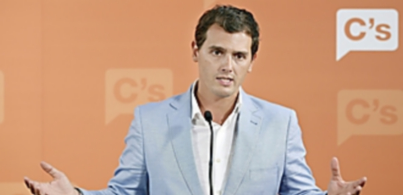 Rivera asegura que Rajoy está “incapacitado” para una reforma consitucional 1 Albert Rivera considera que es necesario reforzar la democracia española. / Efe