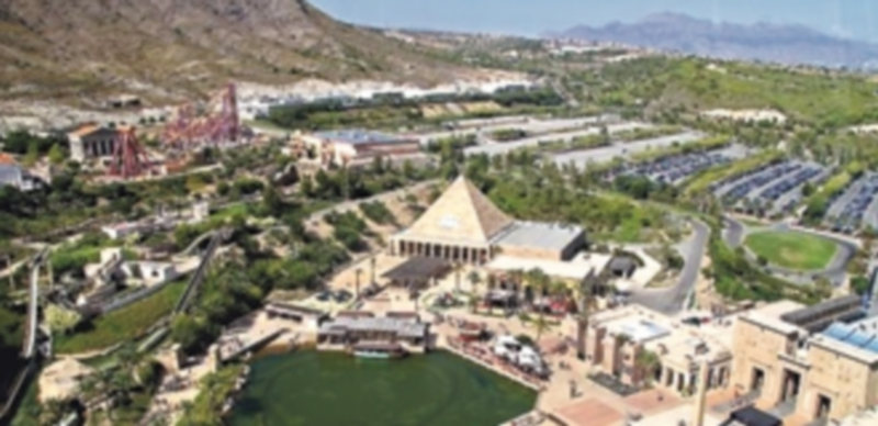 El expresidente de Terra Mítica se enfrenta a nueve años de cárcel 1 El parque temático más polémico de la costa valenciana fue desde el año 2000 investigado por fraude por la Fiscalía. / Efe