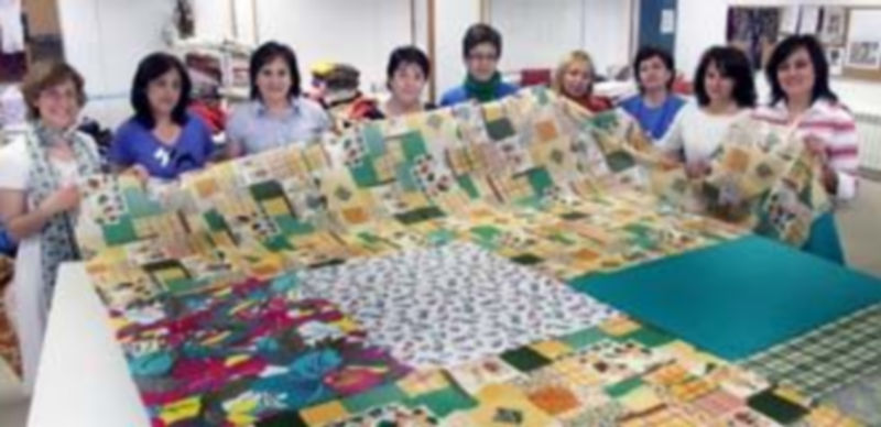 Las mujeres participantes en el Taller de Costura de la Fábrica de Borra