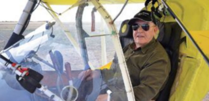 José María Díez guarda el ultraligero francés que pilota habitualmente en el aeródromo de Villoldo