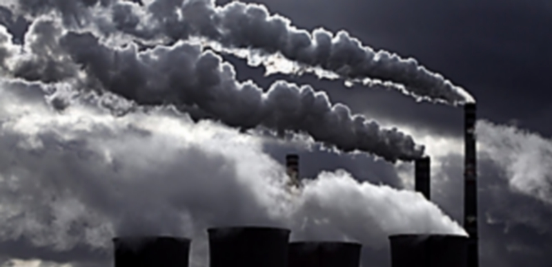 Los españoles no confían en las soluciones energéticas al problema. / Efe.