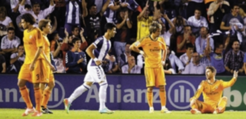 El conjunto blanco apenas tiene opciones en la Liga después del tropezón en el estadio Zorrilla. / Ricardo Ordóñez (Reuters)