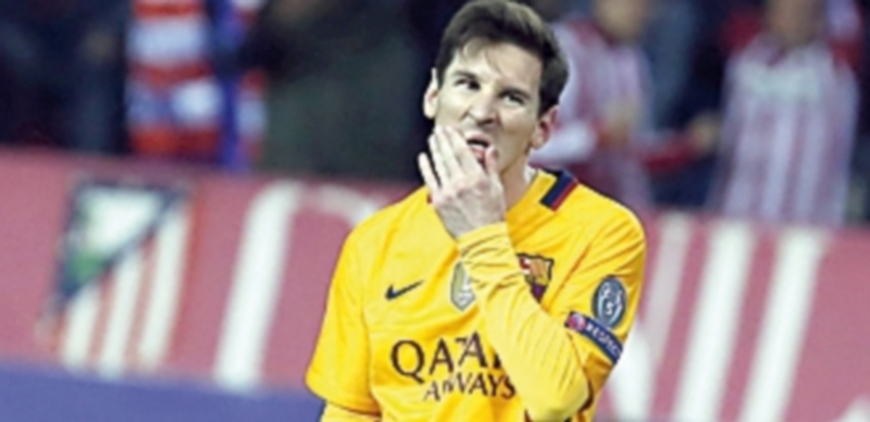 El Barça, sin margen de error contra el Valencia 1 Messi busca su mejor versión después de ‘desaparecer’ ante el Atlético. / EFE