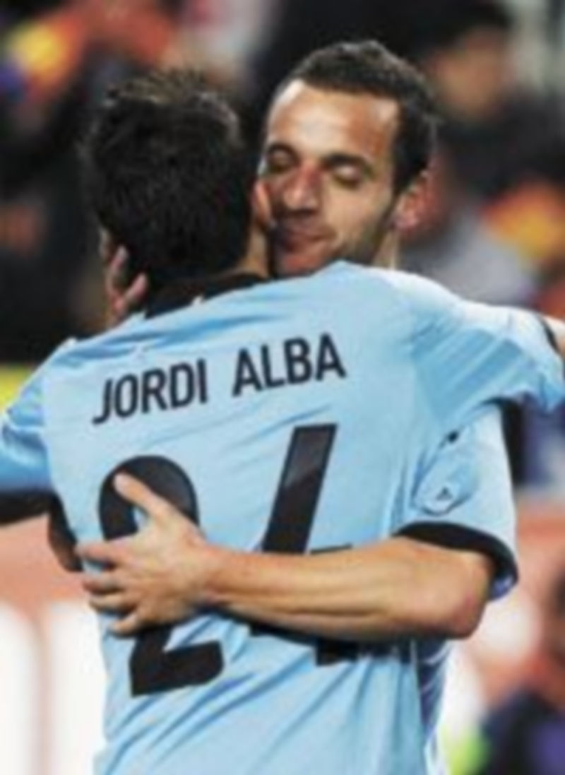 Soldado y Jordi Alba esperan estar en la lista definitiva de Del Bosque. / Reuters