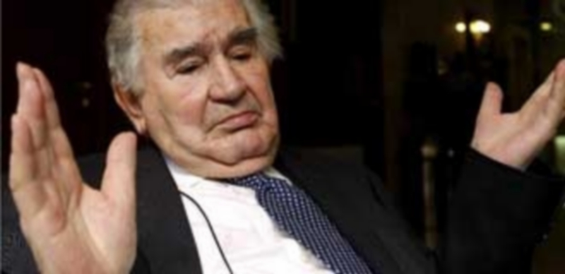 Antonio Gamoneda defiende la tradición aunque no descarta que pueda sufrir cambios para poder avanzar. / Efe