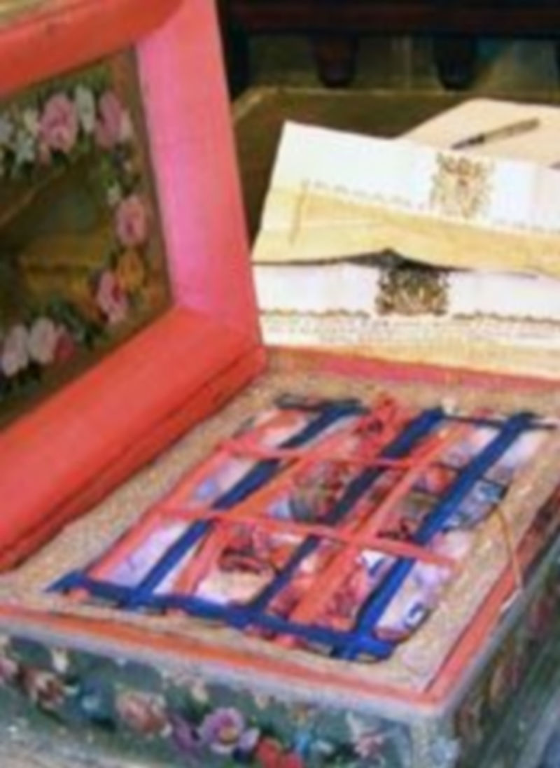 Lignum crucis en la iglesia de La Losa 1 Caja decorada donde se conserva el lignum crucis de La Losa. / Álvaro Pinela.