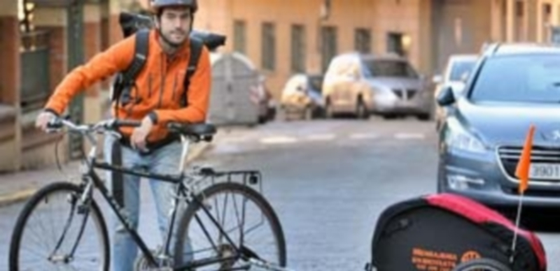Un cartero en bicicleta 1 Miguel Santiberi