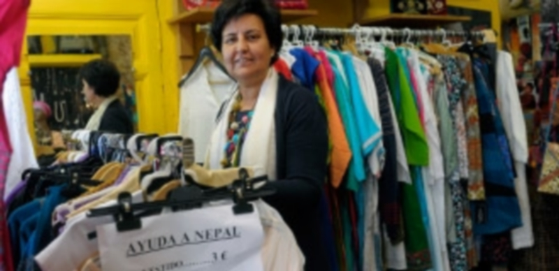 Vestidos solidarios para ayudar a Nepal 1 Isabel Larrasa