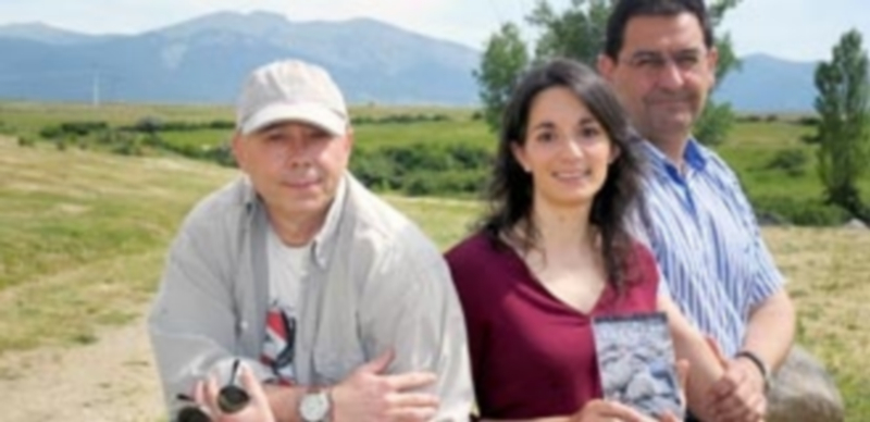 El fotógrafo Alberto Carrera (izq.)