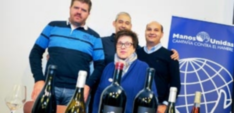 Vinos con sabor solidario 1 La cata celebrada en el Palacio de Quintanar sirvió para recaudar dinero en favor de Manos Unidas